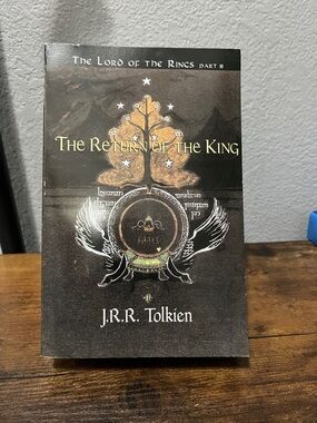 The Return of the King by J.R.R. Tolkien - Black & Gold Cover